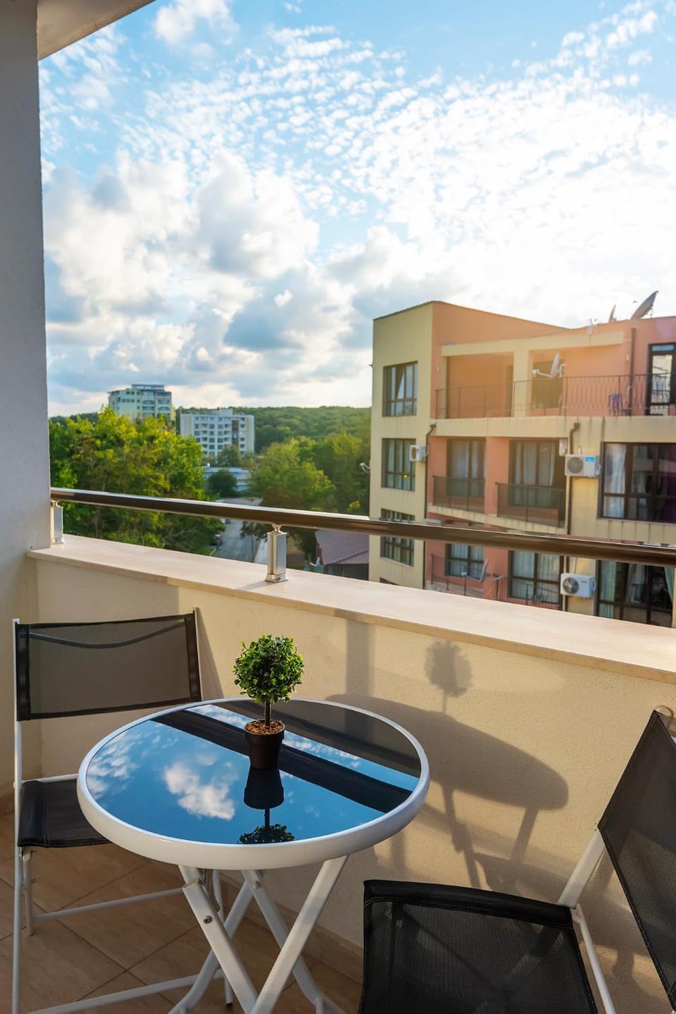 Balcony/Terrace, City view, Street view