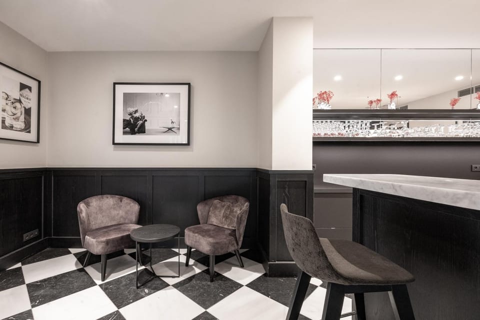 Lounge or bar
