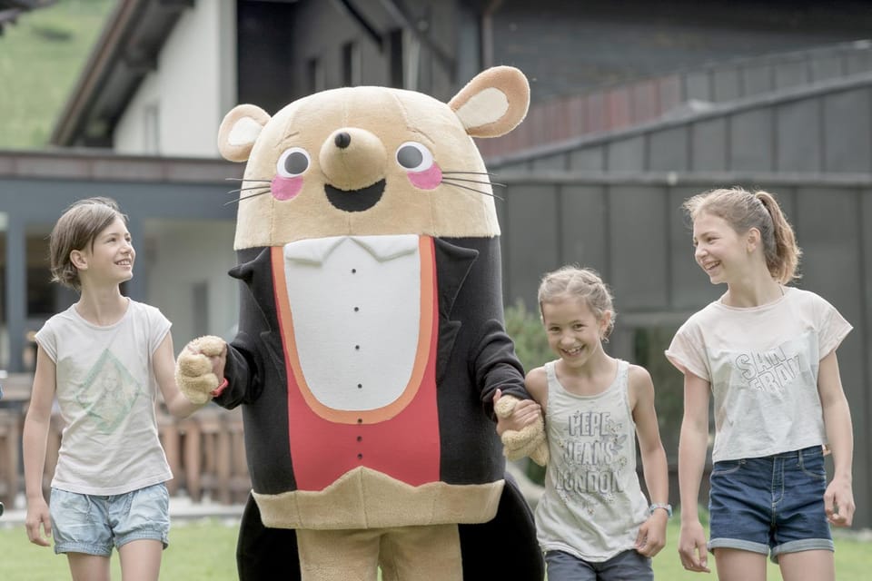 Kids's club, children