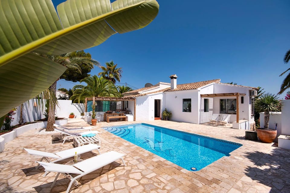 Patio, Facade/entrance, Off site, BBQ facilities, Garden, Balcony/Terrace, Balcony/Terrace, Seating area, On site, Swimming pool, Swimming pool