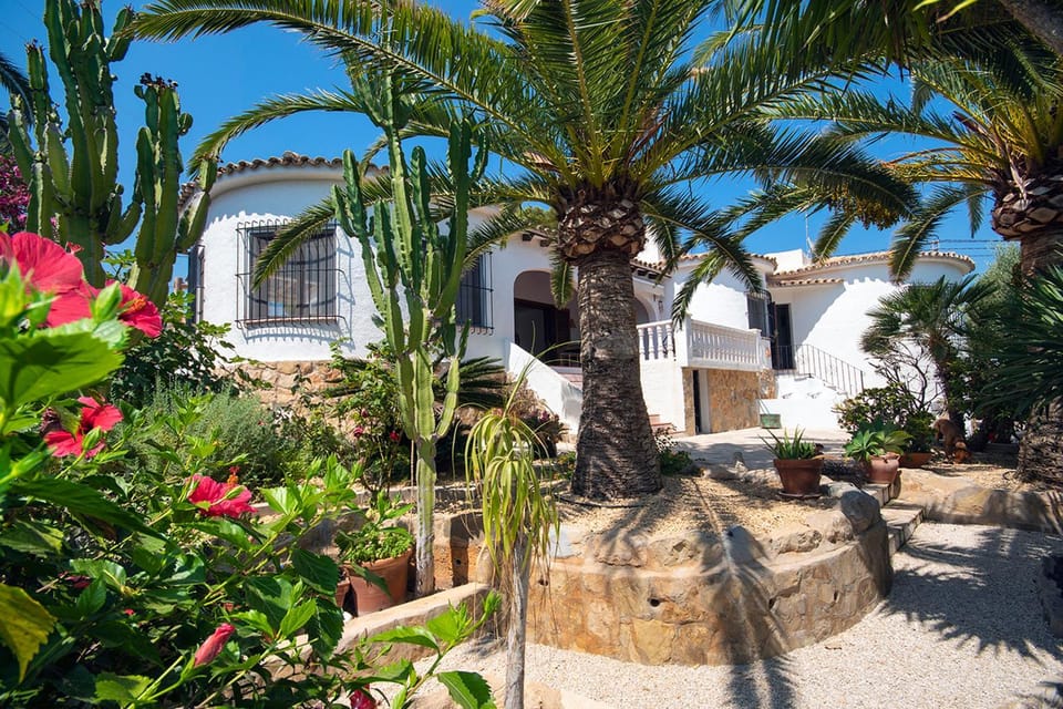 Shower, Patio, Facade/entrance, Off site, Summer, BBQ facilities, Garden, Garden, Balcony/Terrace, Seating area, On site, Swimming pool