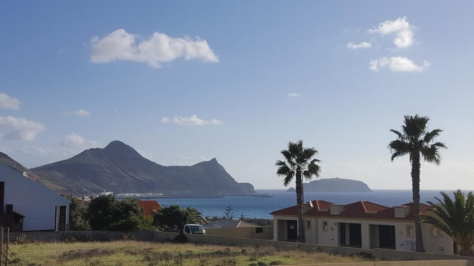 Sea view, Street view