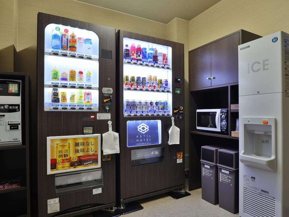 Food, Alcoholic drinks, Non alcoholic drinks, minibar, vending machine, kitchen