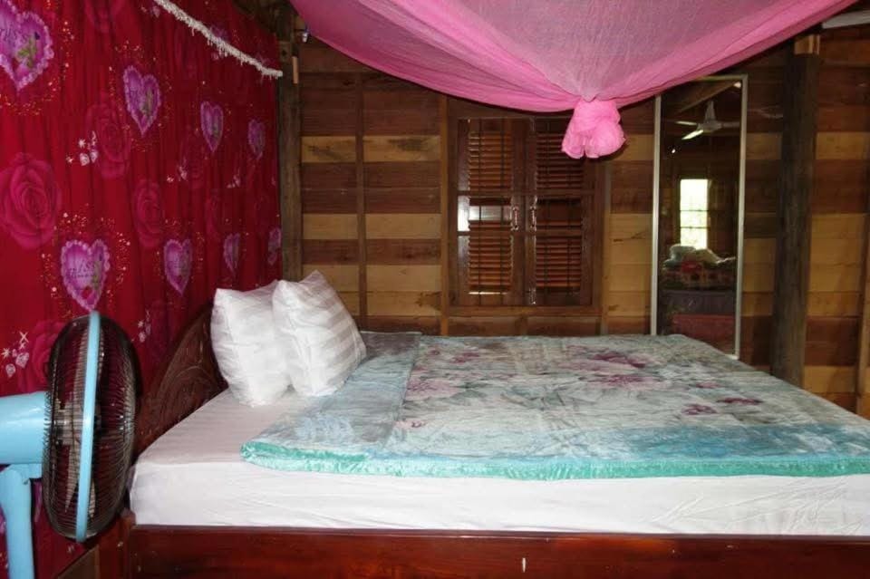 Authentic Cambodian Angkor Cottage House in Krong Siem Reap