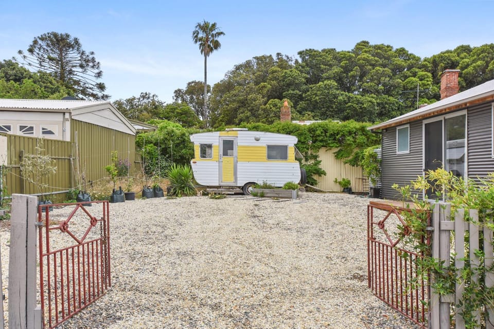 Property building, Garden, Garden view
