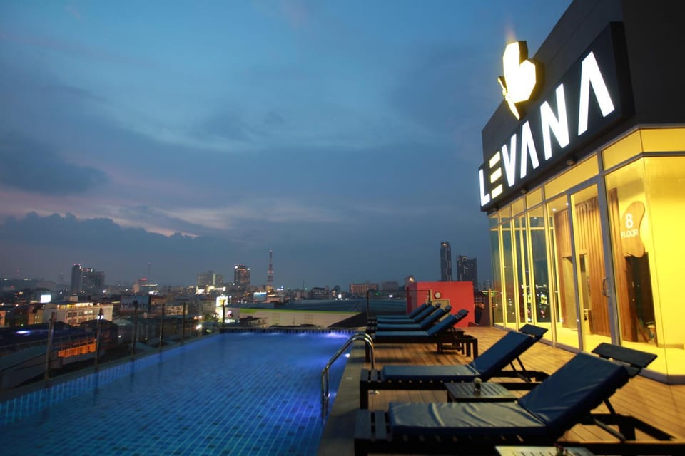 Swimming pool, Swimming pool
