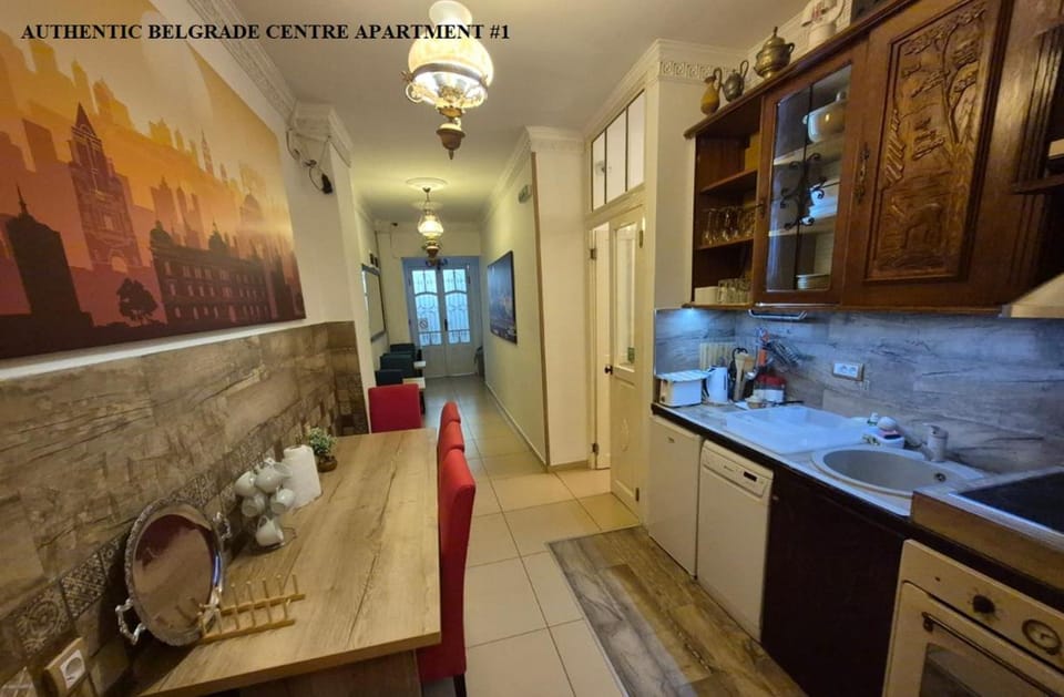 Kitchen or kitchenette, dishwasher, stove