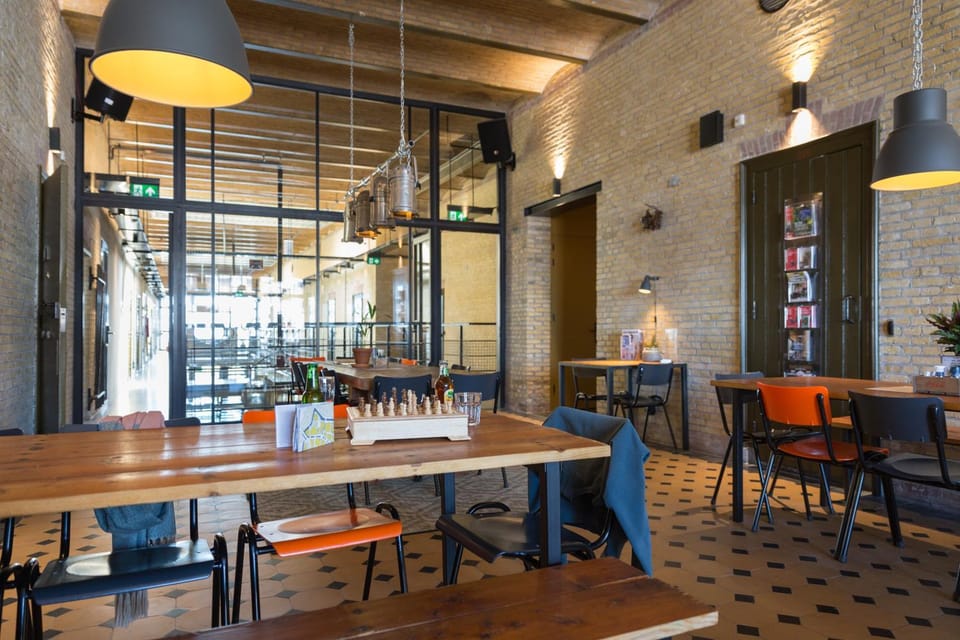 Lounge or bar, Alcoholic drinks, Non alcoholic drinks
