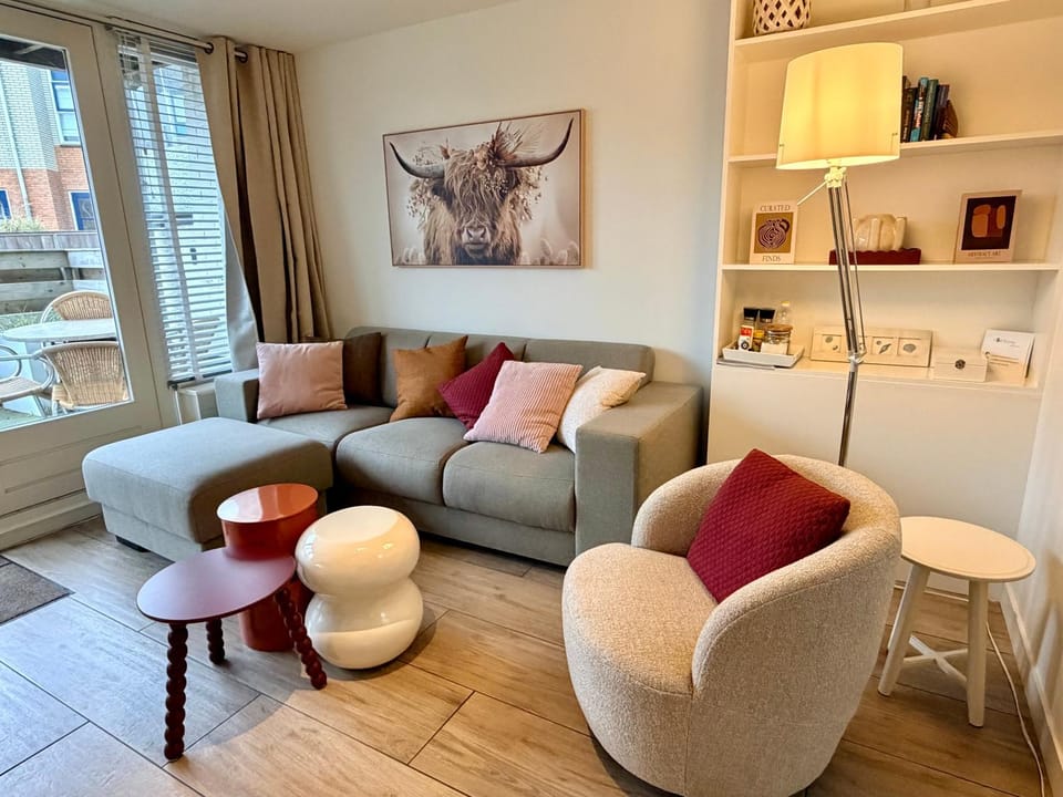 TV and multimedia, Seating area