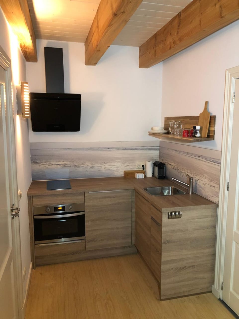 Kitchen or kitchenette, Food and drinks