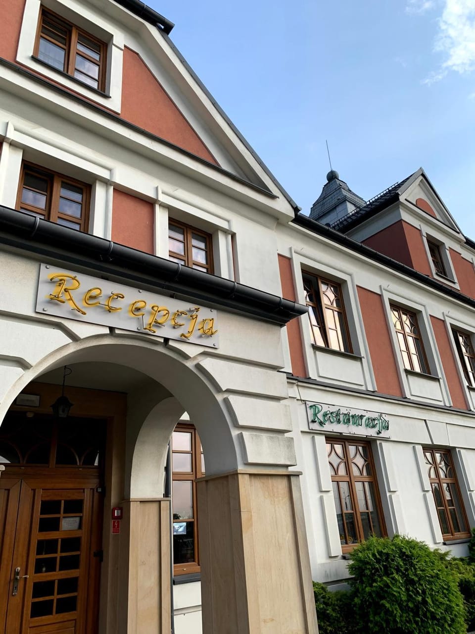 Facade/entrance