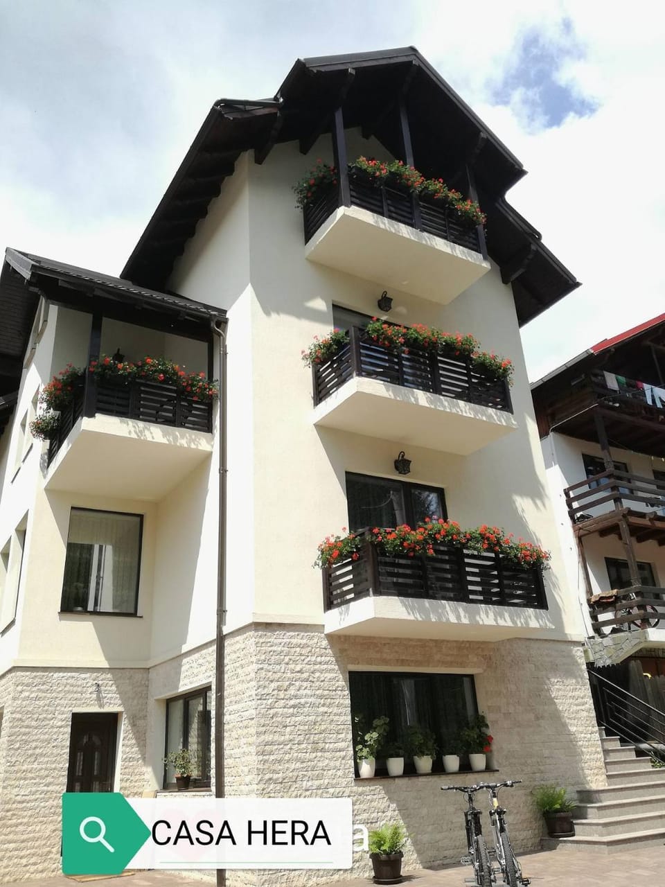 Facade/entrance