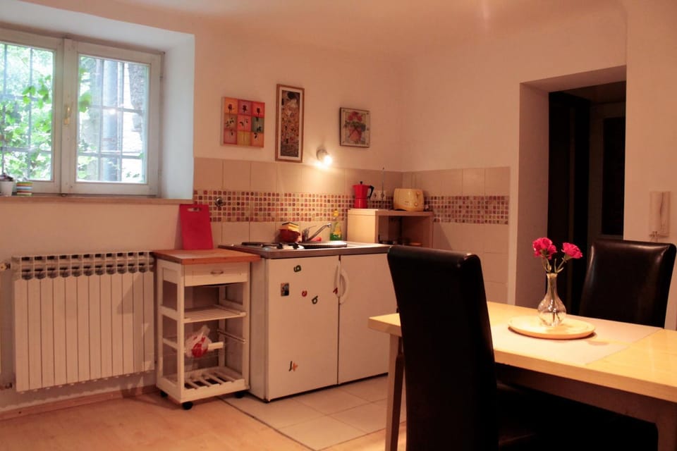Kitchen or kitchenette, Living room, Dining area