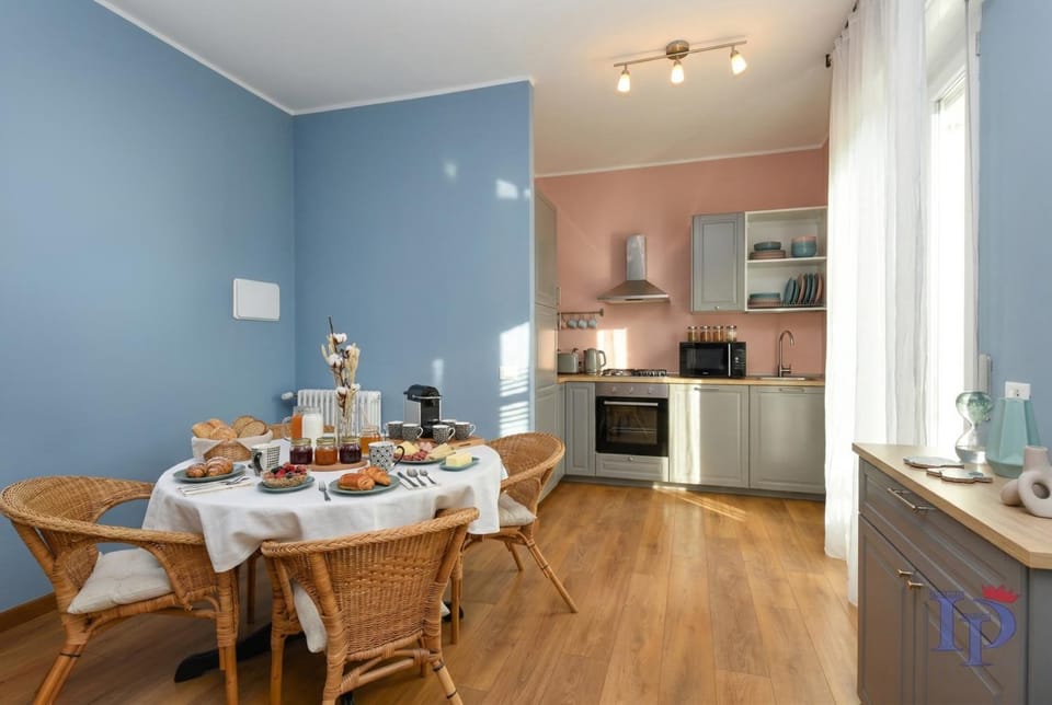 Dining area, dishwasher, pet friendly, stove