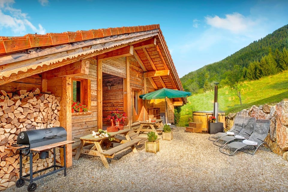 Property building, Spring, Day, Natural landscape, Mountain view, sunbed
