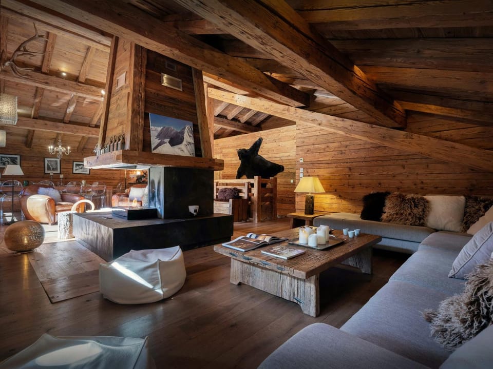 Living room, Seating area