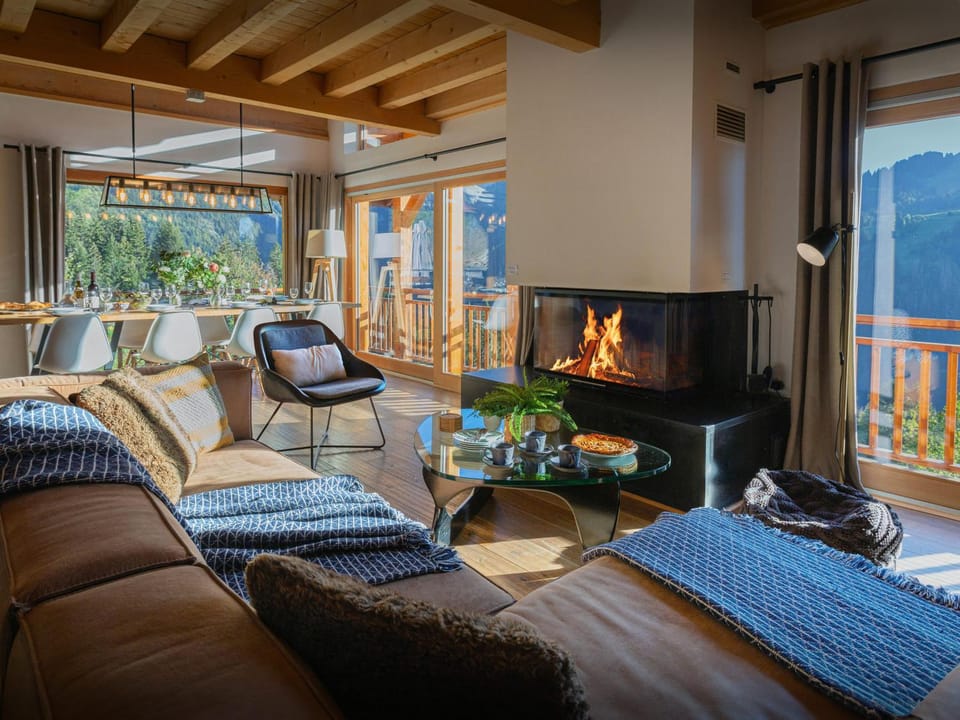 Living room, Seating area