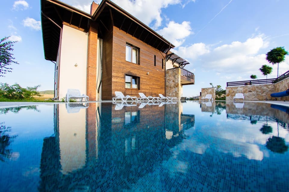 Day, Pool view, Swimming pool, sunbed