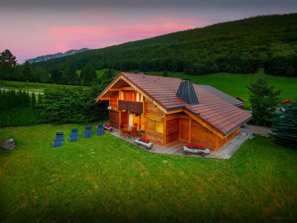 Property building, Natural landscape, Summer, Garden, Mountain view