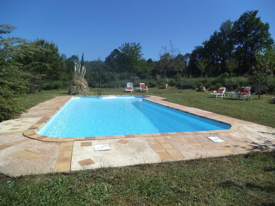 Property building, Swimming pool, Swimming pool