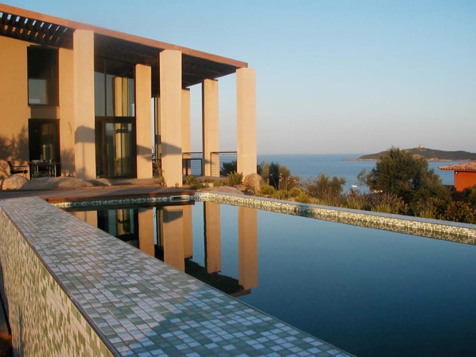 Property building, Pool view, Sea view