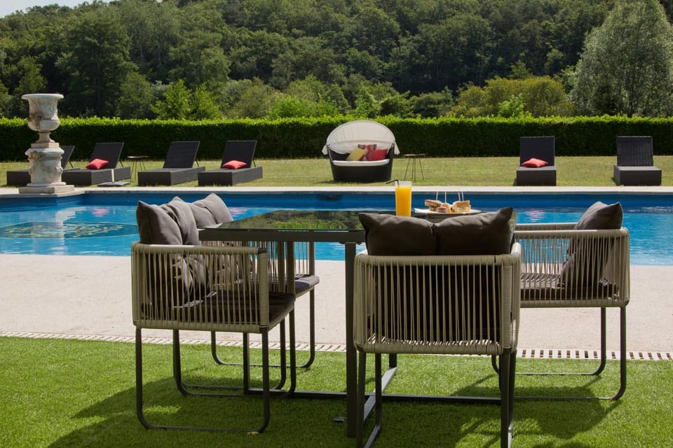 Swimming pool, Swimming pool