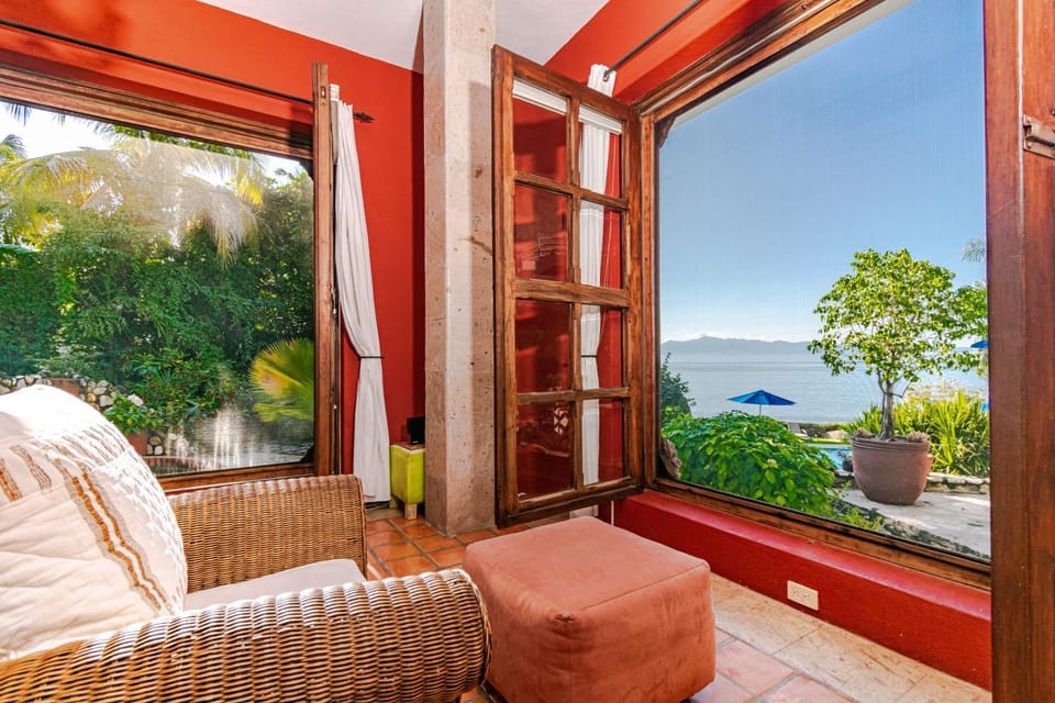 Living room, Garden view, Pool view, Sea view