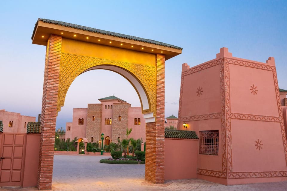 Facade/entrance, Decorative detail, Area and facilities