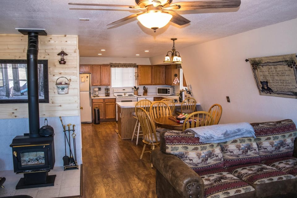 Kitchen or kitchenette, Living room, Photo of the whole room, Seating area, Dining area