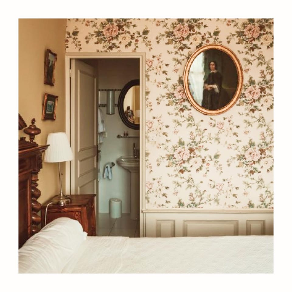 Bed, Bathroom, Photo of the whole room, Bedroom