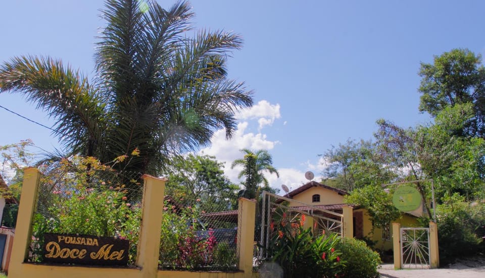 Pousada Doce Mel Inn in Resende