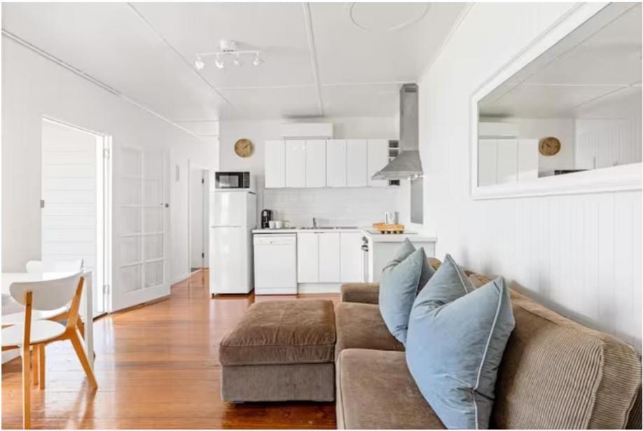 Sorrento Beach Cottages No. 2 - in the heart of Sorrento House in Melbourne Road