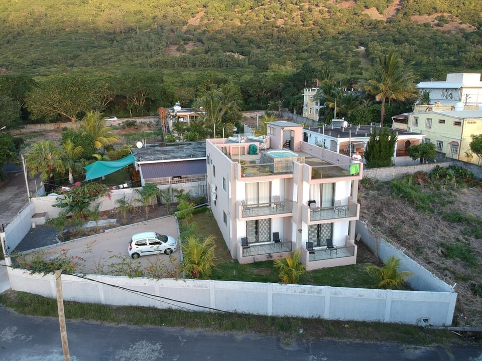 Facade/entrance, Garden view, Landmark view, Mountain view