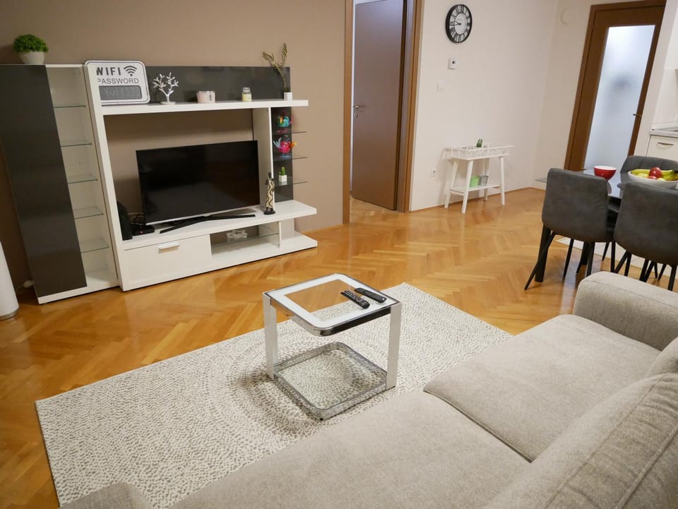 Queen's gate Apartment in City of Zagreb