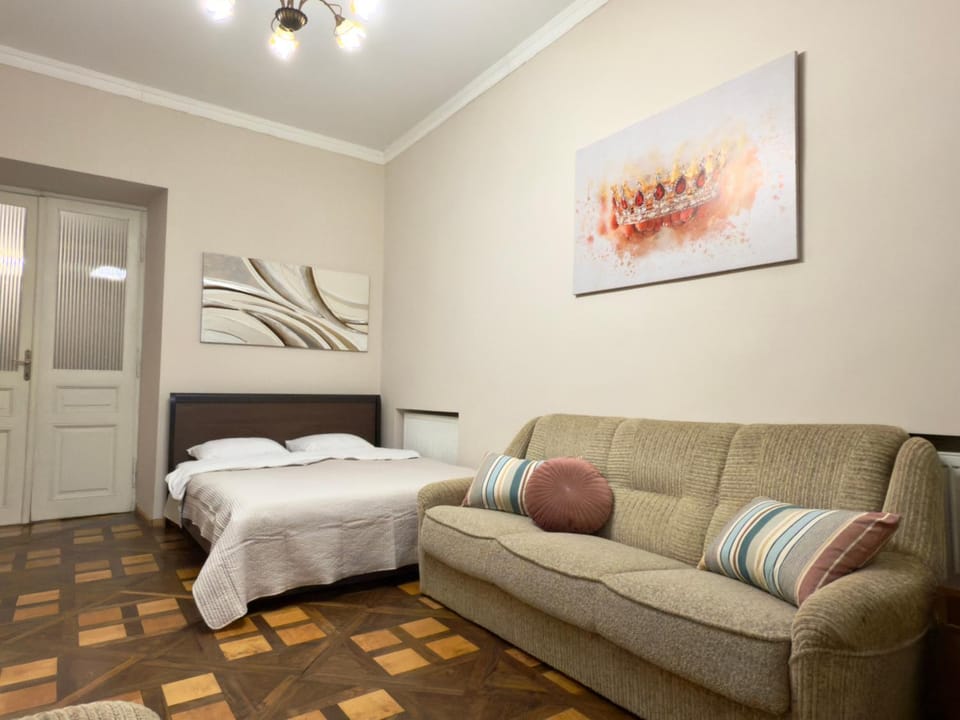 Modern and Classic apart. Central location Apartment in Lviv