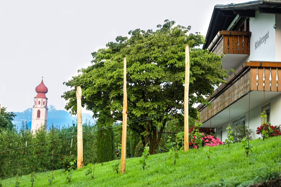 Garden view, Landmark view, Mountain view, River view, Street view, Quiet street view, Inner courtyard view