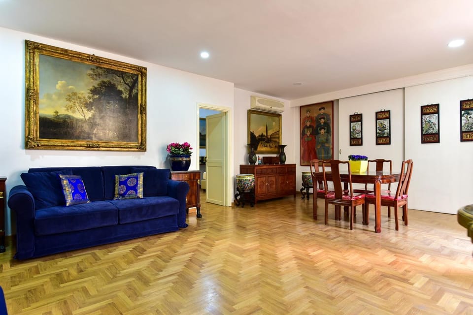 Living room, Dining area