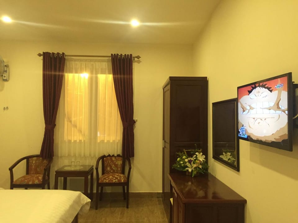 Communal lounge/ TV room, Bed, TV and multimedia, Photo of the whole room, Bedroom