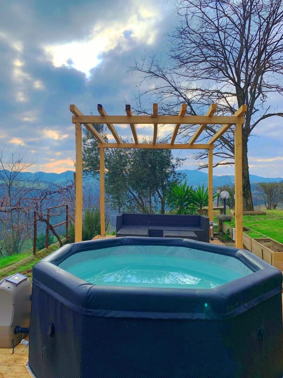 Natural landscape, Hot Tub, Pool view, Swimming pool