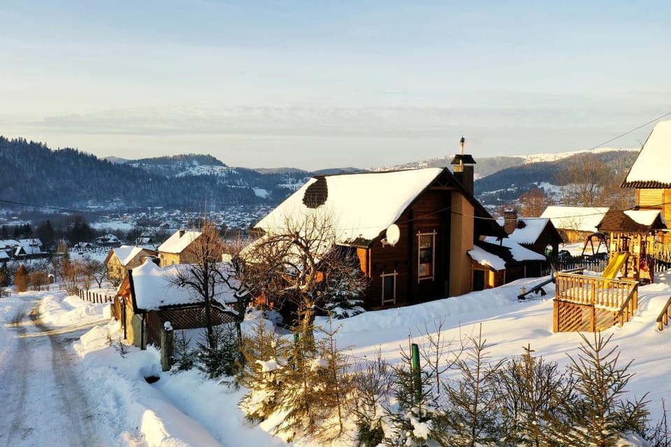 Property building, Neighbourhood, Winter, On site, Area and facilities, Family