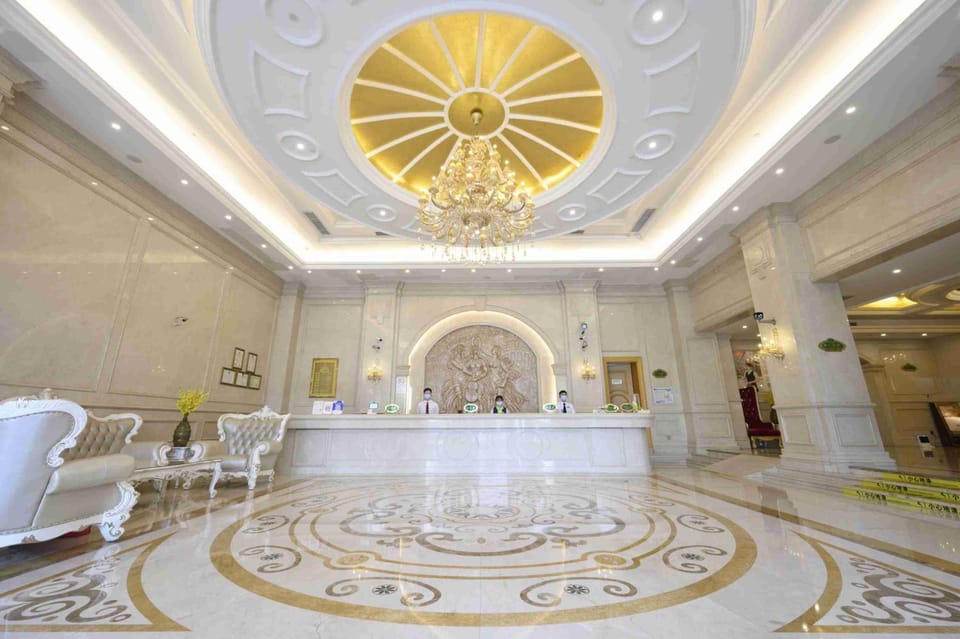 Vienna International Hotel Shanghai Malu Station Hotel in Shanghai