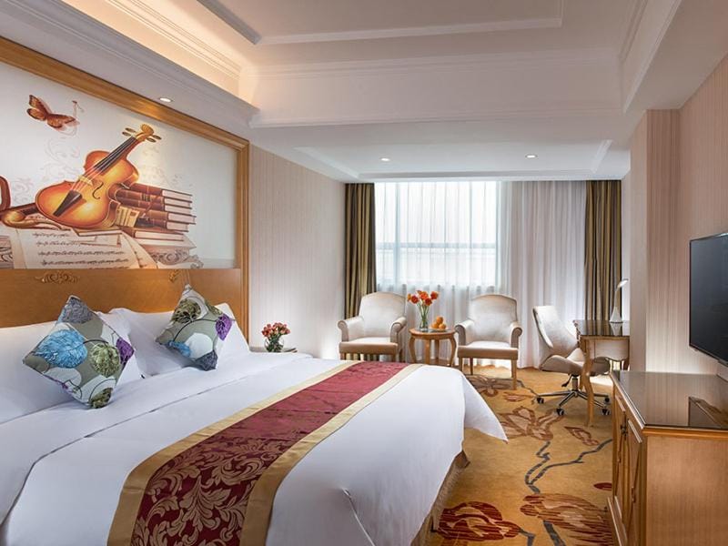 Vienna International Hotel Guangzhou Xintang Jean Fangzhicheng Hotel in Guangzhou
