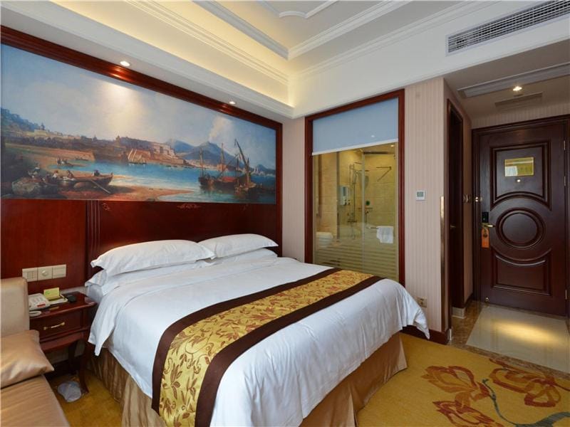 Vienna International Hotel Shanghai International Tourism and Resorts Zone Hotel in Shanghai