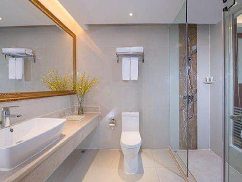 Vienna International Hotel Dongguan Chang'an North Station Hotel in Shenzhen