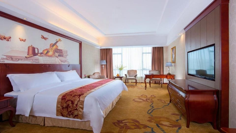 Vienna International Hotel Dongguan Chang'an North Station Hotel in Shenzhen