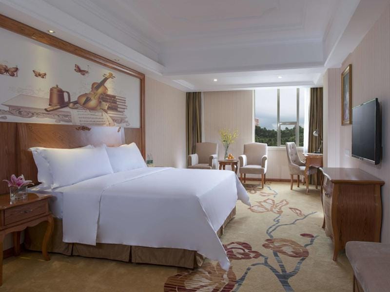 Vienna International Hotel Shenzhen Caopu Jindaotian Hotel in Shenzhen