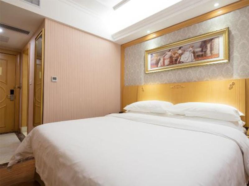 Vienna Hotel Shenzhen Buji Ganli Road Hotel in Shenzhen