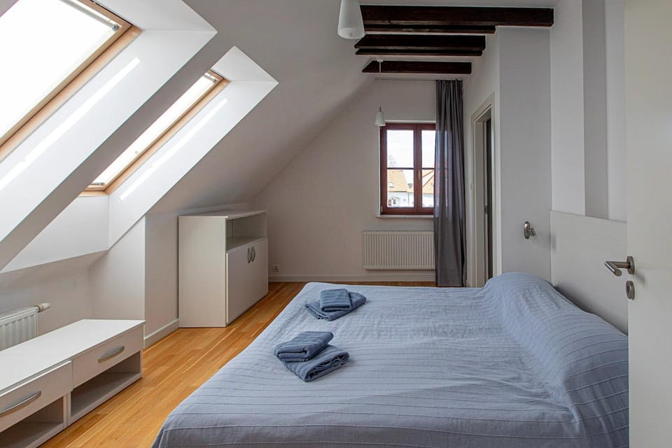 Bed, Photo of the whole room, Bedroom, internet, towels