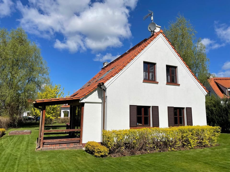 Property building, Garden, Balcony/Terrace