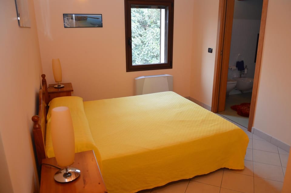 Bedroom, Garden view